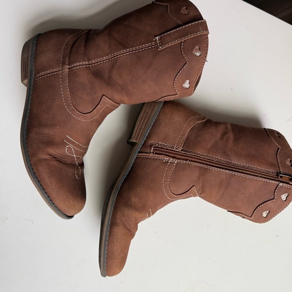 Gymboree Other - Gymboree Brown Kids Boots with Heart Accents